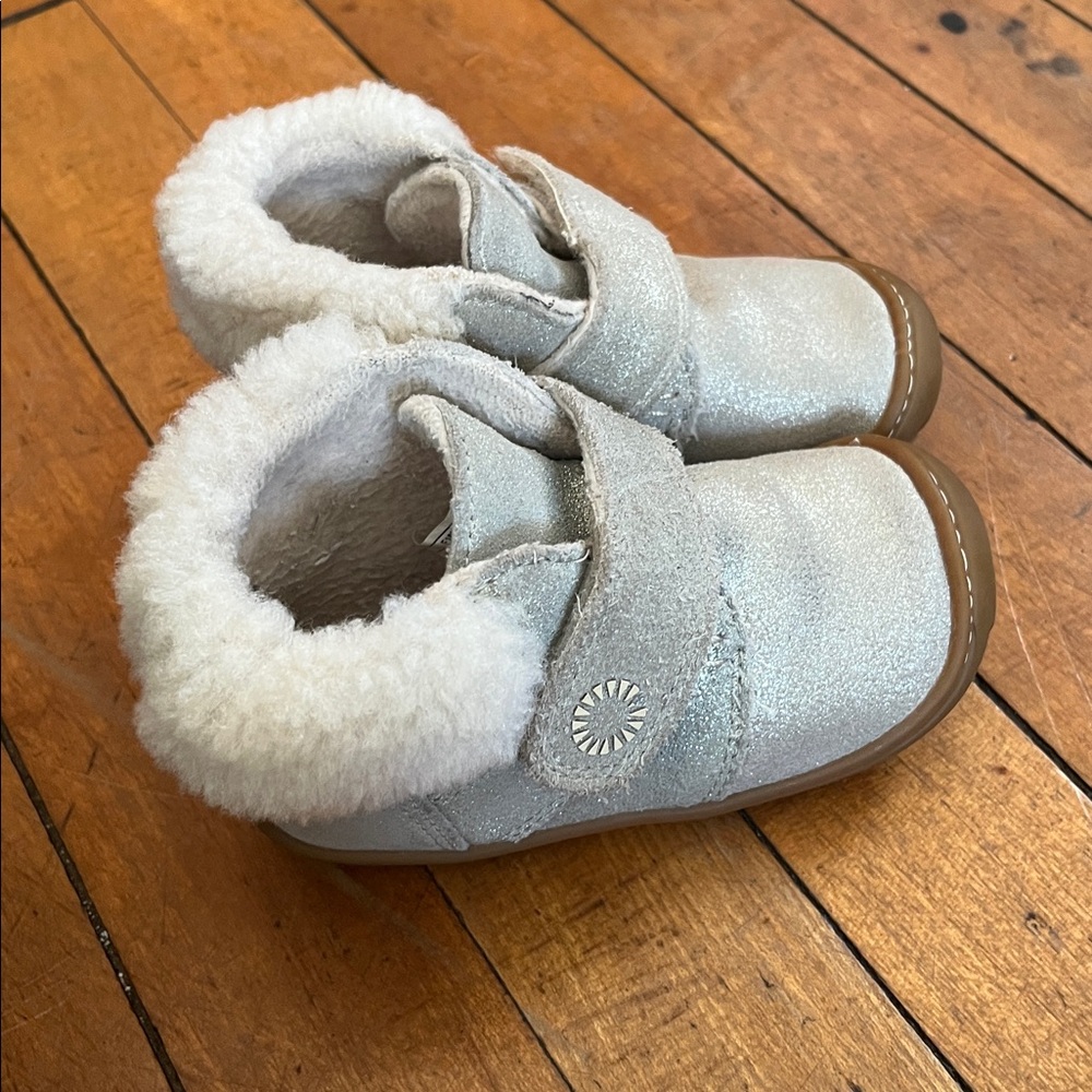UGG Silver Baby Walker Shoes with White Fur